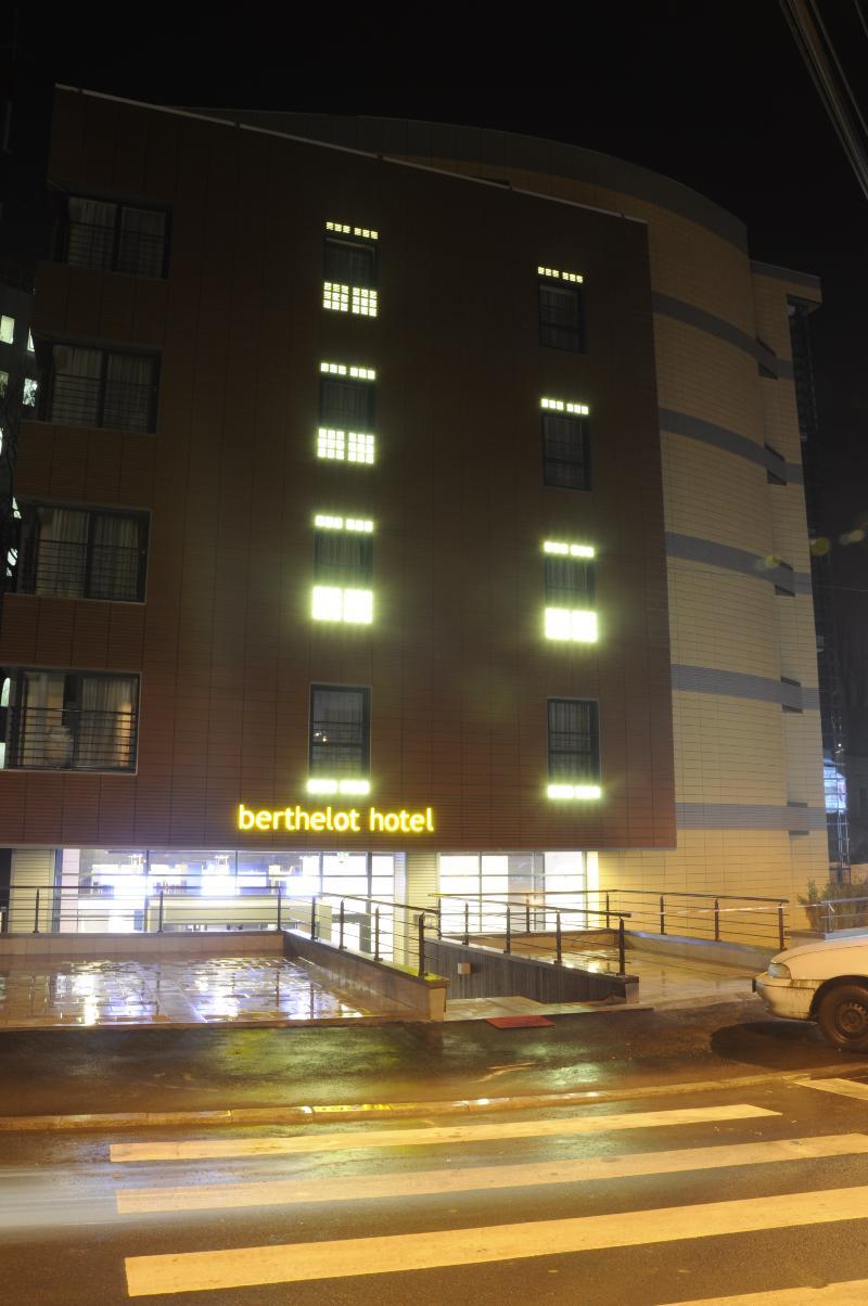 Hotel Berthelot Bucureşti Exterior foto